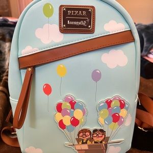 DISNEY LOUNGEFLY